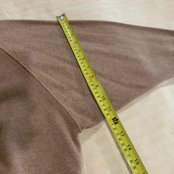 J. Crew 🍒 Merino wool pull over - Picture 9 of 14